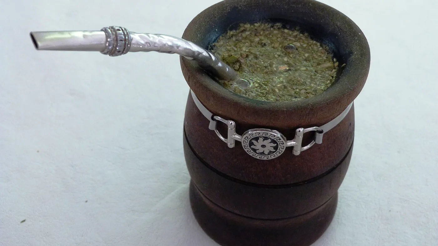 Chimarrão no trabalho e na viagem: como montar um kit portátil